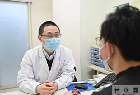 医生：服用维生素b12+叶酸的人，身体出现这三个症状必须停药