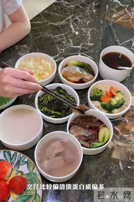 马筱梅首晒孕肚，很瘦孕期只胖了肚子，已经给孩子准备好了婴儿房