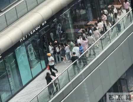 从年薪百万到焦虑谋生：35 岁产品经理的警钟，大厂外的生存逻辑