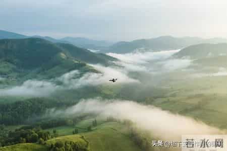 深度复盘：普通人翻身的底层逻辑，不是拼命，而是重构信息