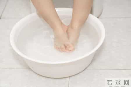 医生忠告：肾病缠身，冬季一定远离这几种行为，容易“病上加病”