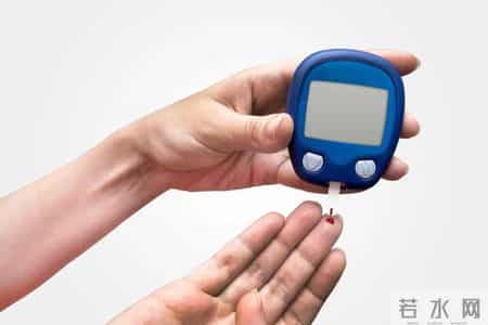 医生研究发现：每日饮酒的糖尿病人，多数临近55岁或有4种异样