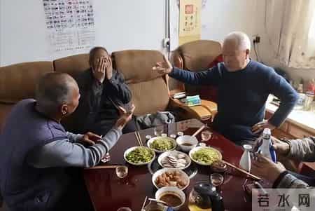 再这样吃饭，胰腺就废了！医生：吃饭不注意4点，是在给胰腺上刑