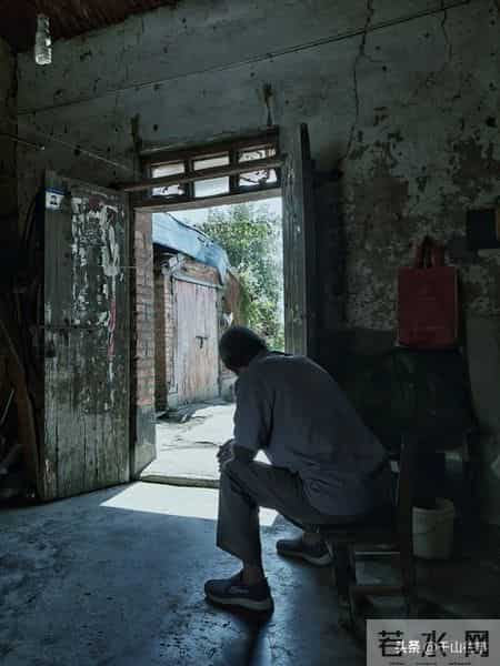 宁愿独居也不跟儿子同住，戳中老人心声：忍气吞声不如独自清净！