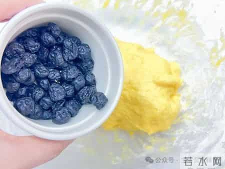 今日食谱「蓝莓软饼」宝宝辅食