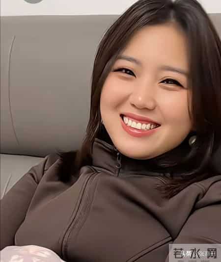 《办公室里，男女同事之间有这三个动作，说明已经越界了！》