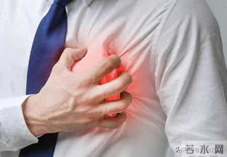 查出肺癌后，他后悔直言：肺癌早期不是胸痛，而是身上5种异常！