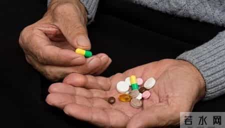 高龄老人不用吃他汀？权威研究：65岁以上高危者吃了更长寿