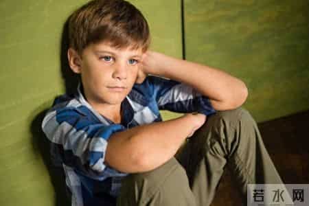 不要在小事上消耗孩子，他不会停止爱你，但他会停止爱自己。