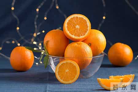 服用降糖药，不可以吃橘子？告诫：吃降糖药，2种水果请谨慎食用