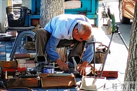 在单位，永远不要让领导知道，关于你的这7件事，注意保持距离