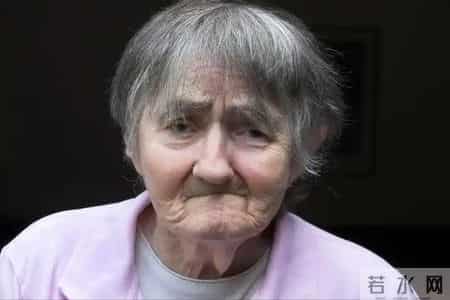 医生提醒：脑卒中不一定先嘴歪，而是频繁出现这5种表现，需警惕