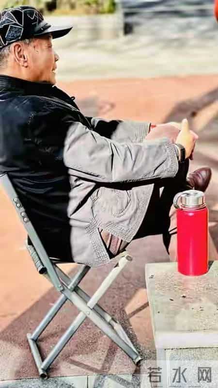 失禁的尊严：晚年最好的黄金时代，藏在能自主上厕所的日子里