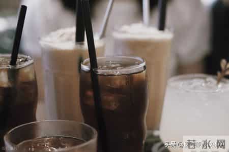 马上停止喝这4种饮料，喝得越多，血管或越堵？医生给出明确答案