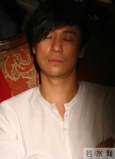 那个连登14次春晚的歌坛巨星，如今家产被拍卖“住进”养老院？