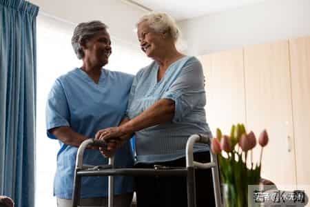 对长寿父母的过度孝顺，必然是孩子身心疲惫的根源