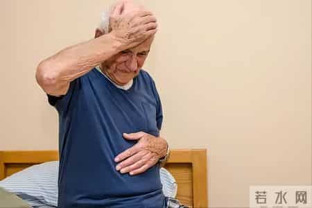 胃病与鸡蛋有关？医生：胃不好的老年人，吃鸡蛋千万避免4种食物