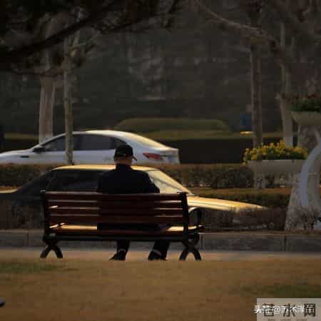 82岁老人临终劝告：有三种养老方式千万不要选，宁愿孤独也别后悔
