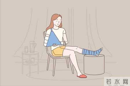 老人因钙不足骨折住院！医生提醒：平时少吃点腌菜，要多吃几物