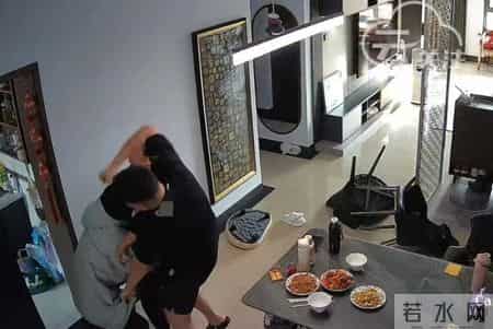 河北男子暴打坐月子老婆，当丈母娘面提刀威胁，网友：这婚必须离