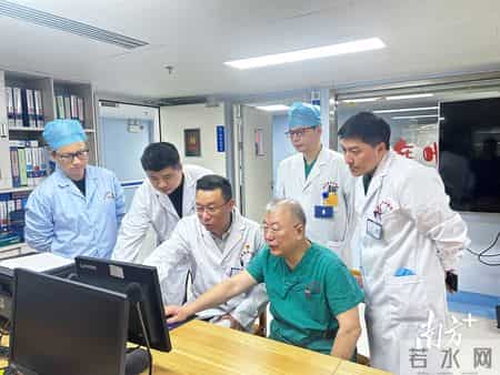 生死竞速拆除心脏“炸弹”，汕头市中心医院抢救危重A型主动脉夹层患者