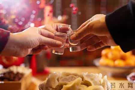 医生研究发现：每日饮酒的糖尿病人，多数临近60岁或有5种异样