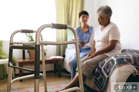 对长寿父母的过度孝顺，必然是孩子身心疲惫的根源