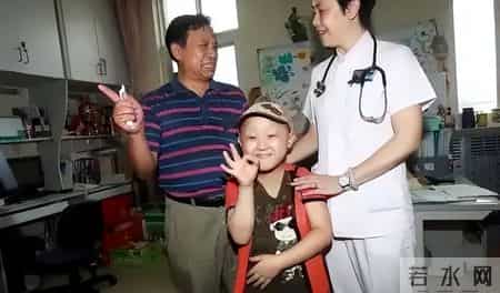 6岁上春晚年入百万，被父母“吸干血”的邓鸣贺，去世前年仅八岁