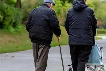 医生表示：老人经常走路锻炼，不出六个月时间，身体或有5大改变