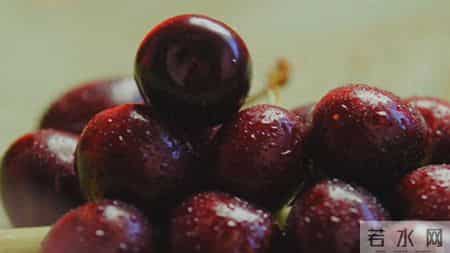 2岁娃过量吃车厘子致酸中毒，专家提示适量食用