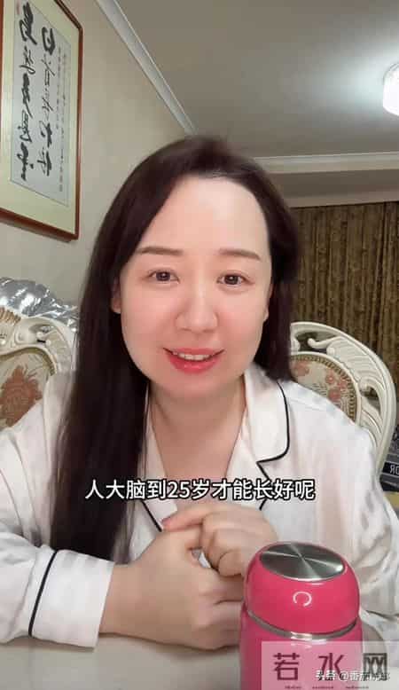 关凌13岁儿子长痘，妈妈随手一挑惹大祸，最后竟要动刀缝针