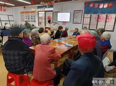 退休干群间的无形藩篱：活动场域中的“分流”现象观察