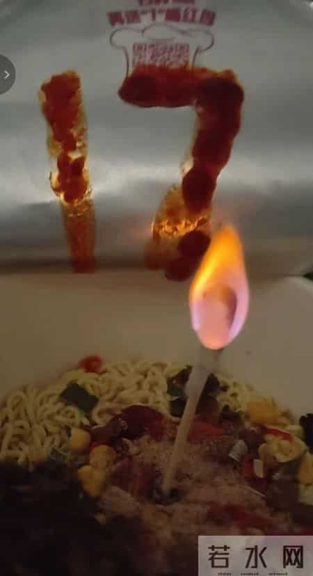 看哭了！湖南17岁女孩21天内父母先后去世，17岁生日吃泡渡过