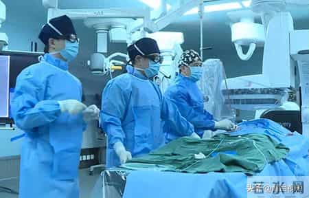 男子酒后与妻子为孩子成绩争吵，血管从胸口撕裂到腿部，累计长度近40厘米