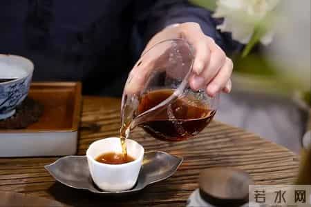 茶叶再次被关注！医生发现：高血脂人常喝茶，或出现这些变化