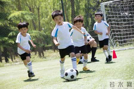 不是跑步、不是跳跃！冬天刺激娃长高方式，3个月就长高了3.4cm！