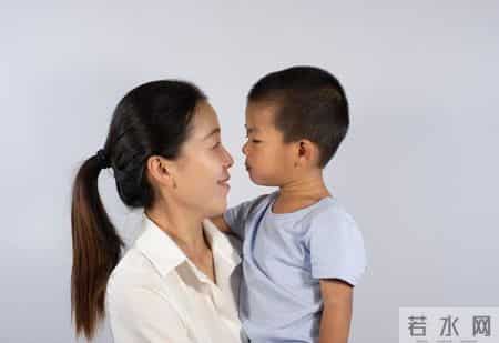 孩子从小“黏妈”和“不黏妈”，长大后差别真的挺大，父母别不信