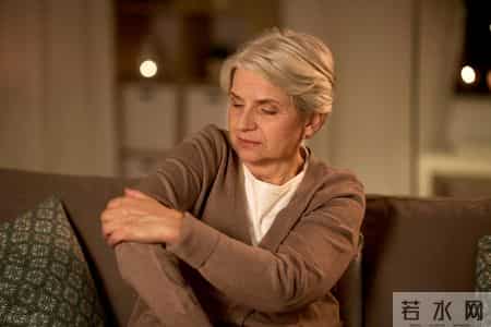 调查得出：每天都喝酒的人，大多到了50岁后，身体或有3种痛苦