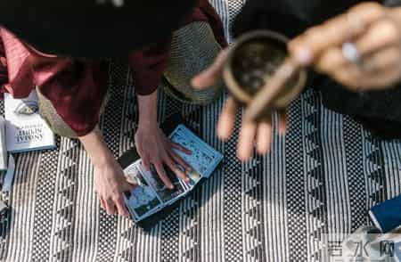 从铁路一线到退休生活：后勤岗退休收入揭秘，负担压力究竟有多大