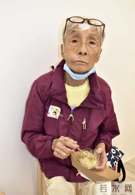 87岁TVB绿叶自曝患癌半年，搬进老人院放弃治疗，丈夫儿子已离世