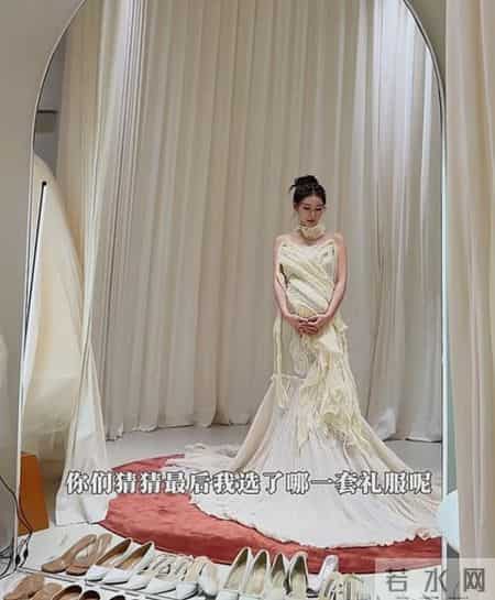 马筱梅晒婴儿房布置好温馨！朋友送迪奥宝宝服价格贵，儿子没跑了