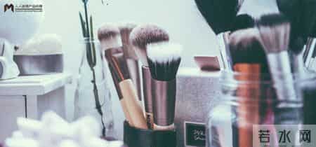 服务型私域壁垒：毛戈平 2800 + 美妆顾问的体验运营法