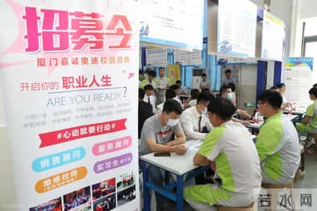 日薪最高5000元 AI人才K型分化 职场人该何去何从