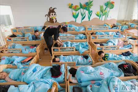 入园前必须掌握的5项“生存技能”，学会的宝宝不哭不闹，适应快