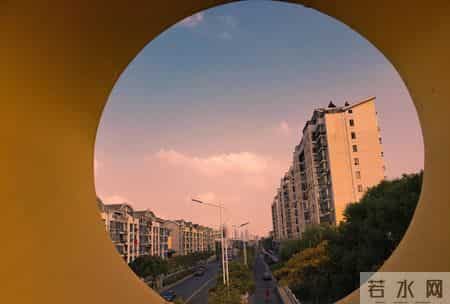 “你还在拿死工资？凯文凯利教我的赚钱路子，普通人都能试一试”