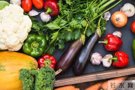 为什么眼睛越来越模糊？你以为是老了，提醒：或是3种疾病的前兆