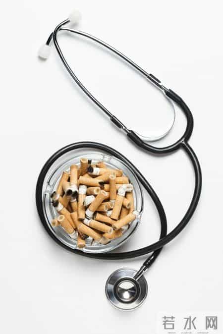 吸烟又火了？医生发现：血压高吸烟时，多留意4点，有益健康