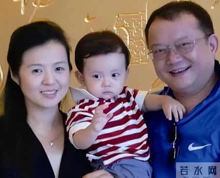 为真爱买单！77岁王刚垂垂老矣，小20岁妻子每天还要照顾三位老人