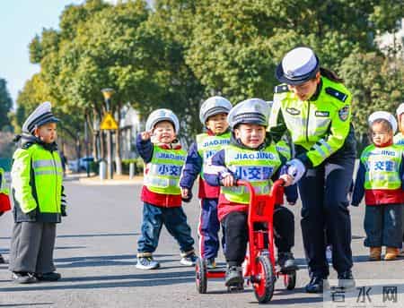 5 个原因揭秘！为啥孩子长大后都想当警察？最后一个戳中无数家长