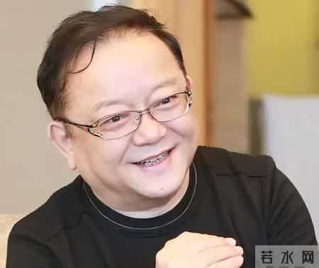 为真爱买单！77岁王刚垂垂老矣，小20岁妻子每天还要照顾三位老人